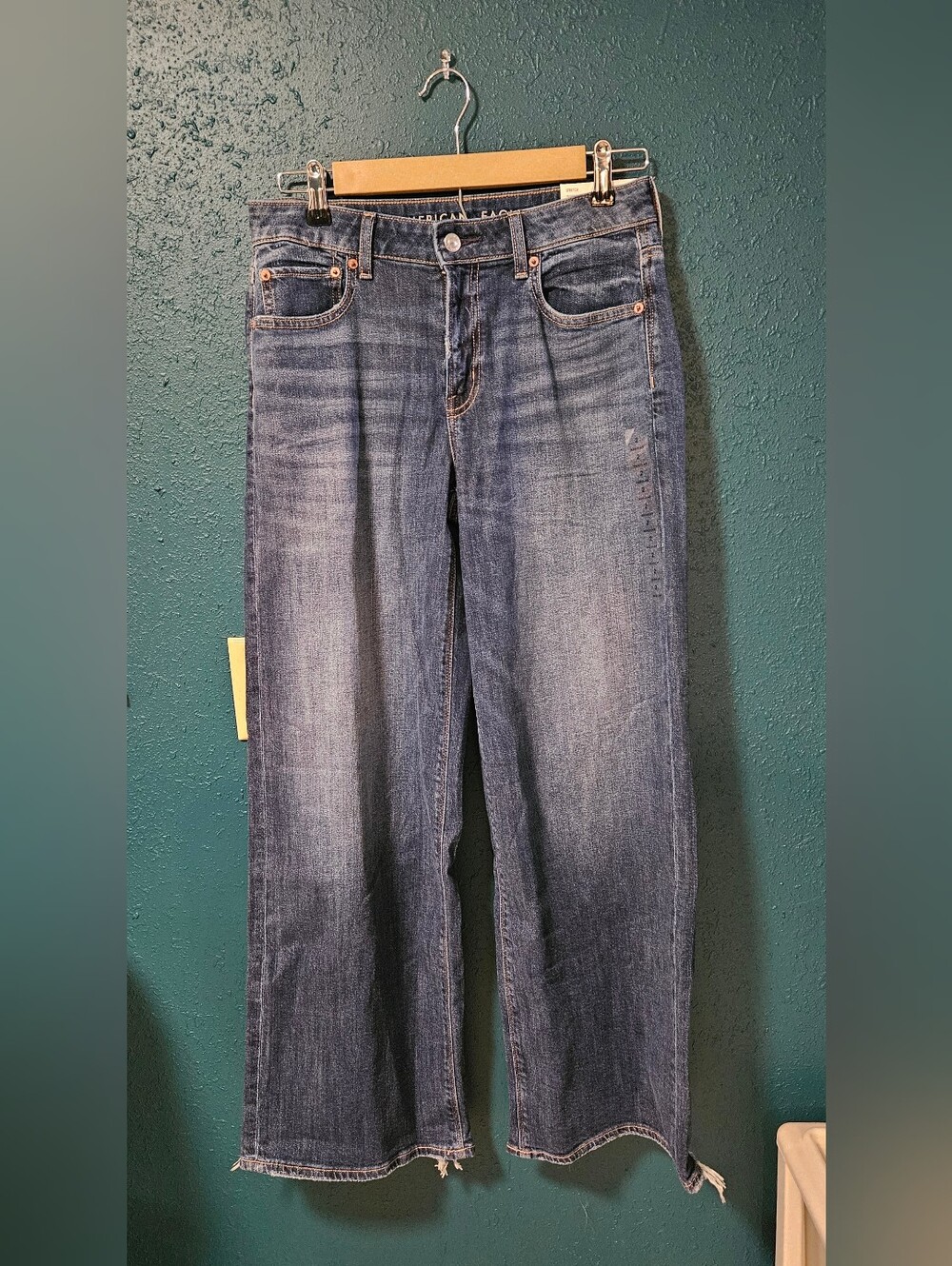 NWT AE Dreamy Drape Stretch Low-Rise Baggy Wide-Leg Jean